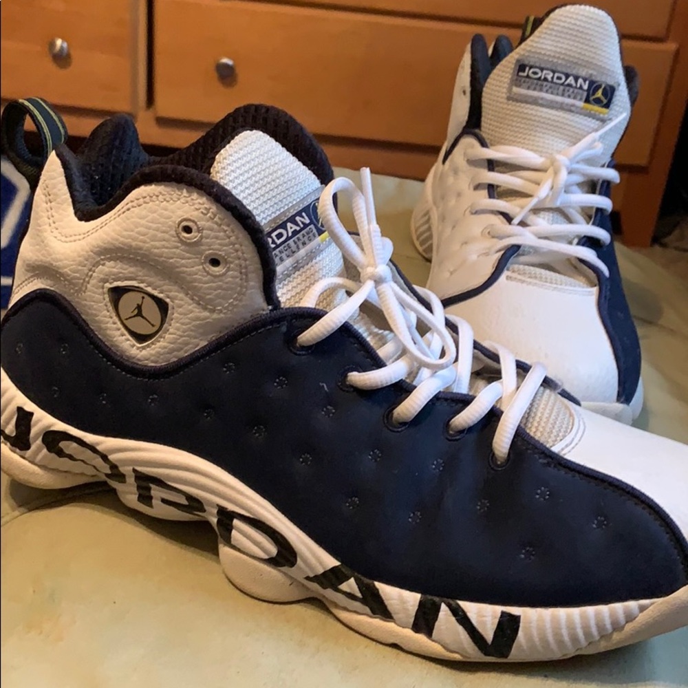 Jordan jumpman team 2